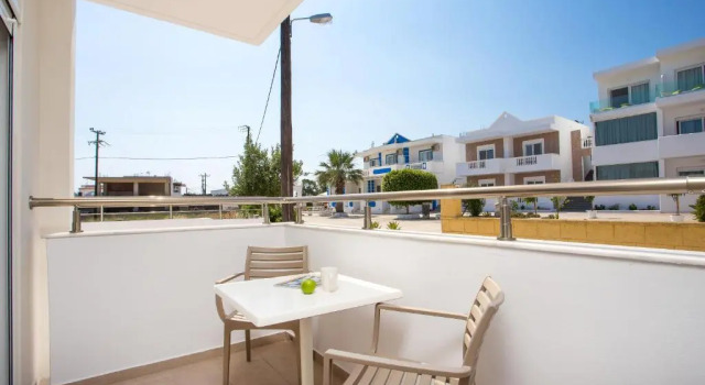 Avi Suites 2