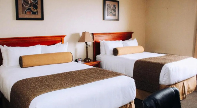 Четырёхместный номер Standard WelcomINNS Ottawa