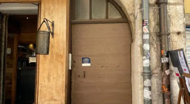 Annecy Sainte Claire proche Gare-Lac Duplex 4e étage 4ou6 pers Meublé 3 étoiles
