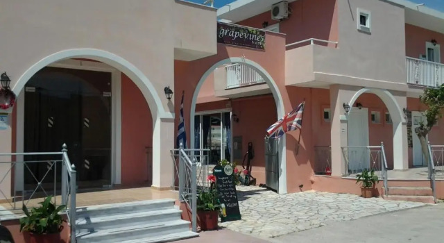 Grapevines Hotel