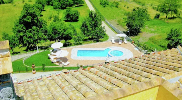 Вилла Peaceful Villa in Montefiascone with Hot Tub