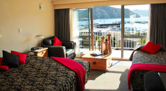 Двухместный номер Standard с балконом и с видом на гавань Beachcomber Inn Picton
