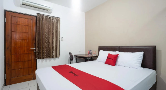 RedDoorz near Eka Hospital BSD City, Réserver Hôtel South Tangerang Banten