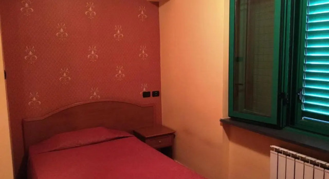 Hotel Stefano a Melito, Забронировать Отель Мелито-ди-Наполи Кампания, рядом с Торговый центр Ашан