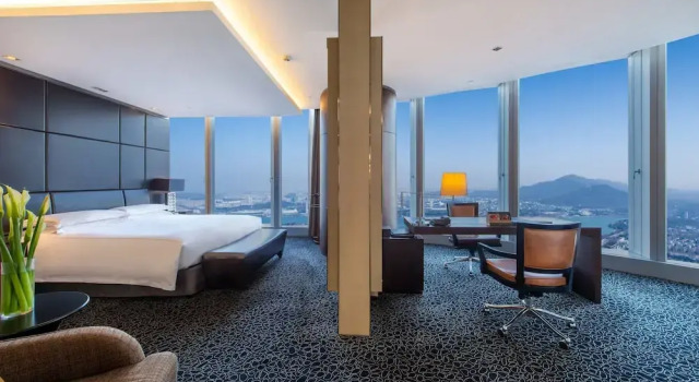 Люкс Dining c 1 комнатой с видом на озеро InterContinental Nanjing by IHG