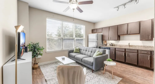 Коттедж Fun Soco 1BR King Suite w Gympickleballlaundry