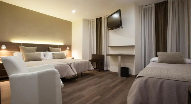 Трёхместный номер Standard Hotel Don Paco