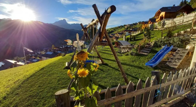 Lüch de Crusteles, Book Hotel La Valle Venetien
