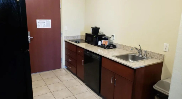 Люкс Cobblestone Inn & Suites - Holyoke