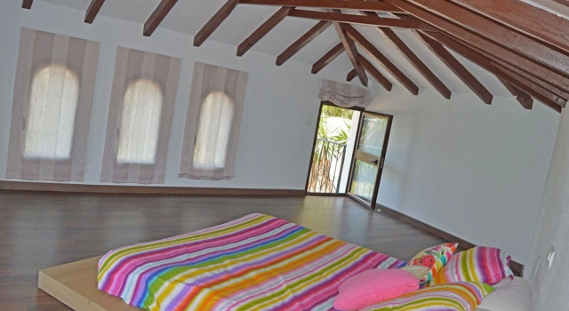 Beachfront villa protected private pool 4 bedrooms Marbella, Забронировать Вилла Марбелья Коста-дель-Соль, рядом с Arco de Marbella