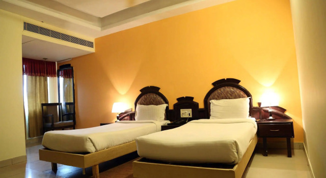Hotel Hollyhock