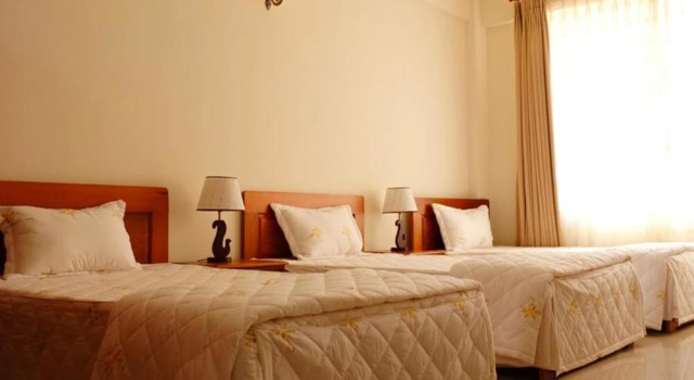 Tan Son Nhat Hotel - 66a Pho Quang, Забронировать Отель Отели Хошимина 3 звезды, рядом с Торговый центр Tax, 3*