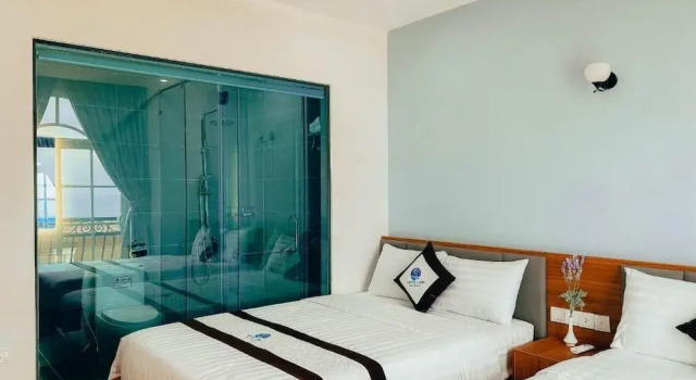 Четырёхместный номер Deluxe с балконом и рядом с пляжем Labe Hotel Phu Quoc - Hon Thom Island