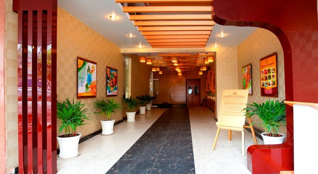 Saigon Royal Hotel CMT8, Забронировать Отель Отели Хошимина с бассейном, рядом с Торговый центр Tax, Бассейн