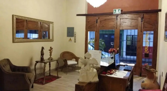 Suites San Miguel, Забронировать Отель Отели Сан-Кристобаль-де-лас-Касас с парковкой, рядом с Central Plaza &amp; Park, Парковка