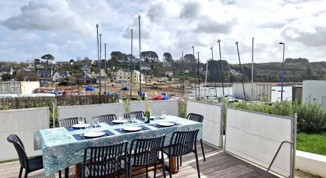 Коттедж Charming Breton Holiday Home Right by the sea