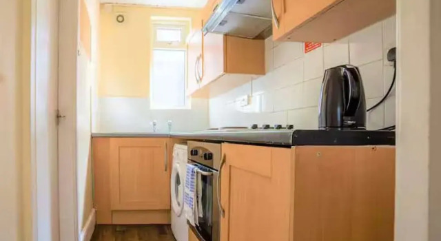Travellers Economic Retreat in Orrell Park, Book Lejlighed Liverpool Merseyside