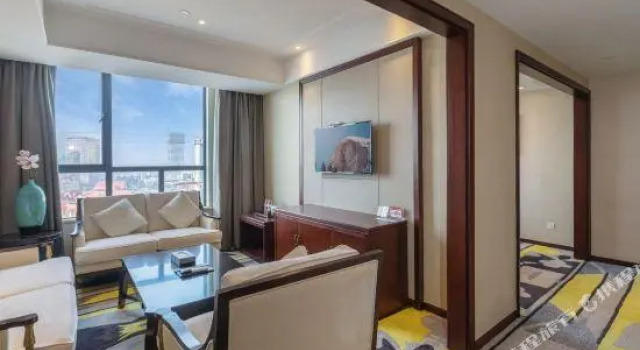 Люкс Deluxe Huzhou Wealth Hotel