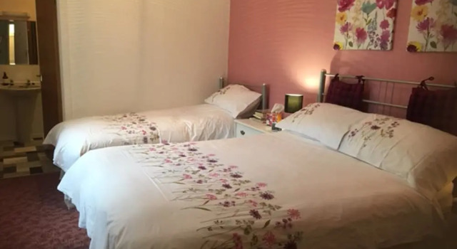The Cherries Bed and Breakfast, Prenota Hotel Troon 