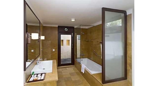 Коттедж Premium с красивым видом из окна Jehan Numa Retreat