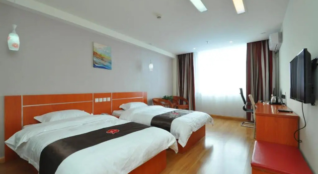 Thank Inn Chain Hotel West Eleven Road Mall, Prenota Hotel Hotel a Shandong con parcheggio, Parcheggio