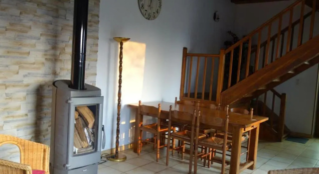 Gîte campagnard avec poêle, jardin clos et WIFI - FR-1-496-113, Prenota Hotel Hotel a Alvernia con parcheggio, Parcheggio