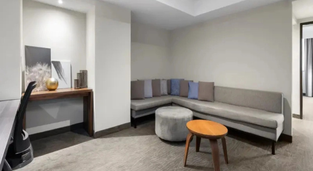 Четырёхместный семейный номер Standard Wyndham Monterrey Ambassador Centro