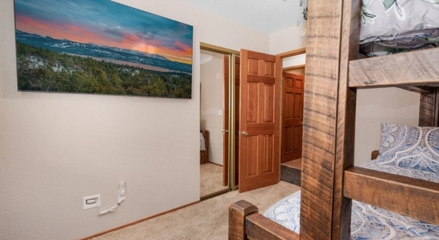 Peniche's Cabin -free Ski/snowboard Rental! -3br/2ba/foosball/wifi/smart Tvs/fenced Yard 3 Bedroom Home, Rezerwuj Hotel Big Bear Lake Stany Zjednoczone