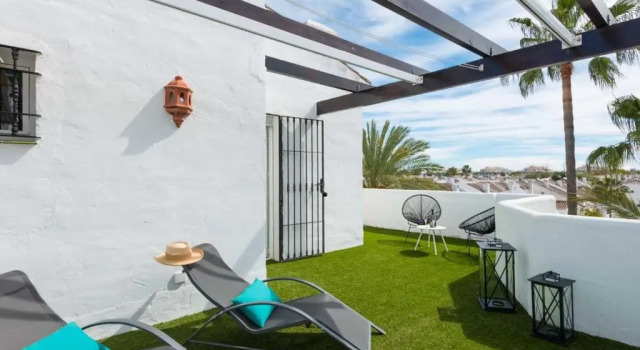 Апартаменты Exquisite Penthouse Suite with Rooftop Terrace