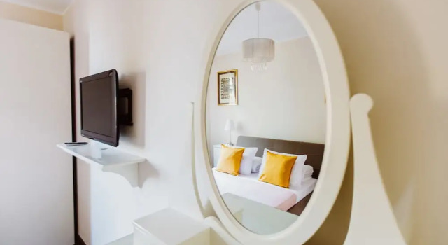 KrakowLiving - Zamkowa Apartment, Забронировать Апартаменты/квартира Апартаменты Кракова, рядом с Церковь Святого Франциска Ассизи, Апартаменты/квартира