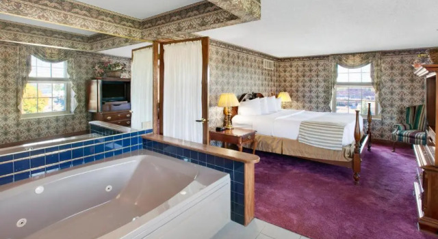 Двухместный номер Deluxe The Hotel Ojibway, Trademark Collection by Wyndham