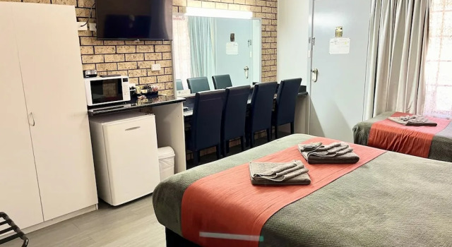 Четырёхместный семейный номер Standard Gilgandra Motel