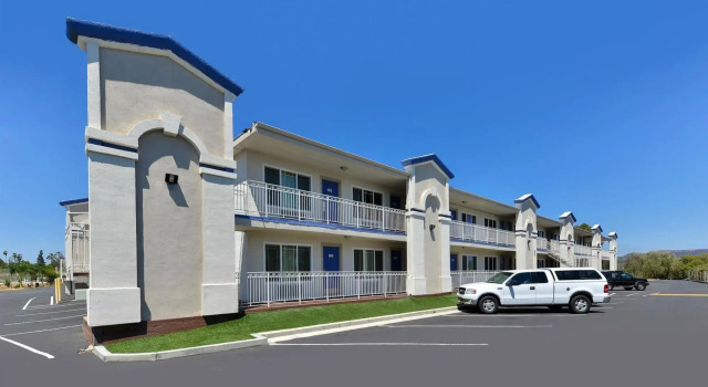 Motel 6 Vista