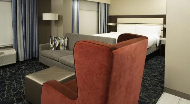 Двухместный номер with Sofa Alcove Hilton Garden Inn Fayetteville/Fort Bragg