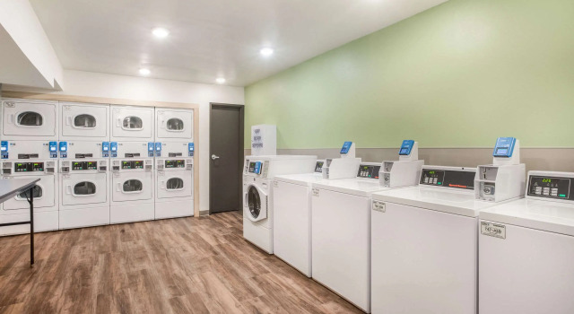 WoodSpring Suites Atlanta Newnan, Boek Hotel Hotels in Georgia met parkeren, Parkeren