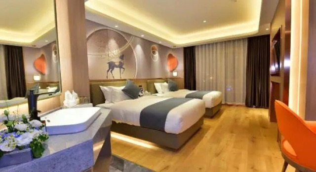 Люкс Business Pu'er Kaibang Hotel (Meizihu Children's Hospital Shop)