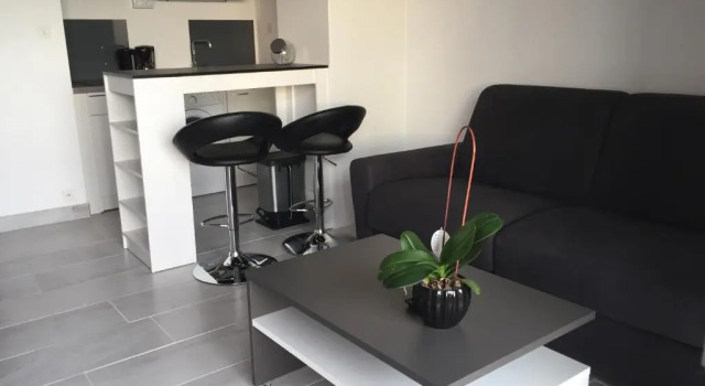 studio avec terrasse parking