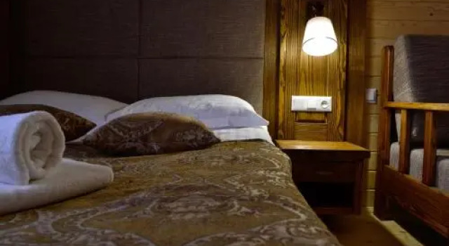 Chalet Hutsulyandiya, Prenota Chalet Hotel a Ivano-Frankovsk con piscina, Piscina