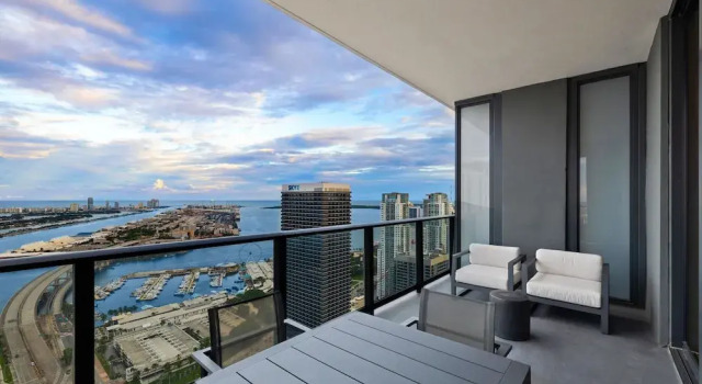Апартаменты Luxury с 3 комнатами с балконом и с видом на океан Lux Studio W City Views and Pool