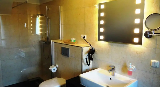 Двухместный коттедж Hotel und Restaurant Am Peenetal