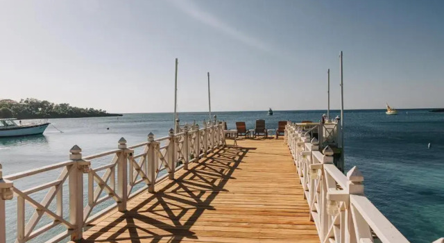 Люкс с балконом The Beach House Boutique Hotel