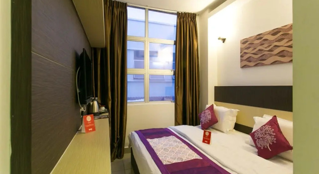 OYO 286 Uptown Hotel