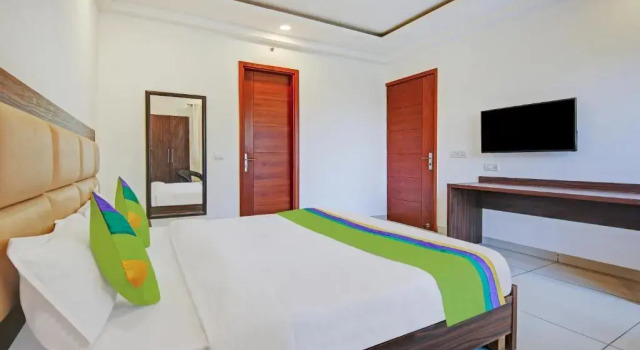 Номер Deluxe Treebo Aviraj Inn