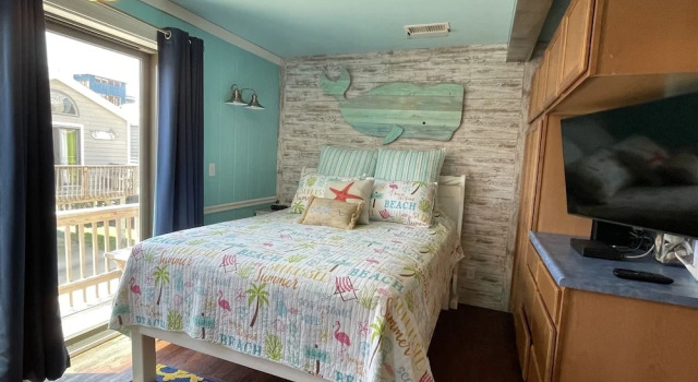 34 Sailing In A Gale Studio Bedroom Condo by RedAwning