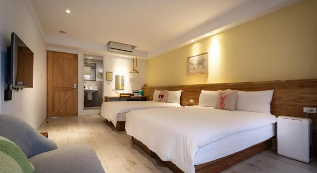 Camera quadrupla Standard con balcone Sunshine B&B