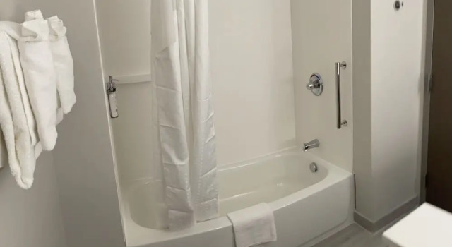 Номер Standard Holiday Inn Express & Suites Muskegon - Grand Haven by IHG