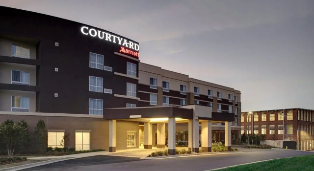 Courtyard by Marriott Starkville MSU at The Mill, Забронировать Отель Старквилл Миссисипи, рядом с Музей наследия округа Октибеха