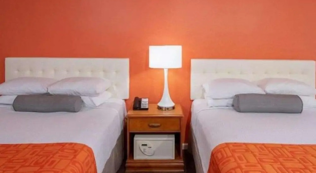 Шестиместный люкс с 2 комнатами Howard Johnson by Wyndham Atlantic City