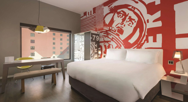 Radisson RED Minneapolis Downtown, Varaa Hotelli Hotellit Minnesota pysäköinnillä, Pysäköinti