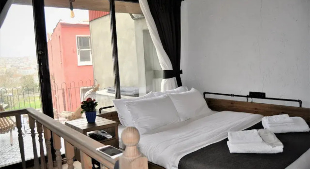 Rooftop Balat Rooms & Apartments Turkuaz Olive, Varaa Huoneisto Hotellit Marmara-alue pysäköinnillä, Pysäköinti